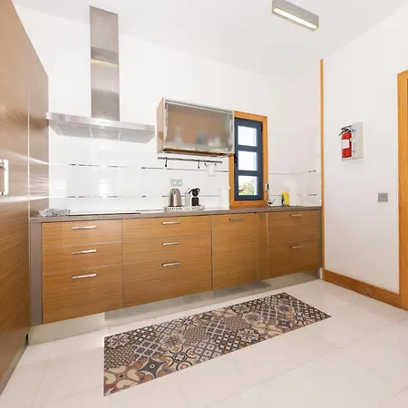 بيت للعطل In Marina Rubicon With Pool بلايا بلانكا